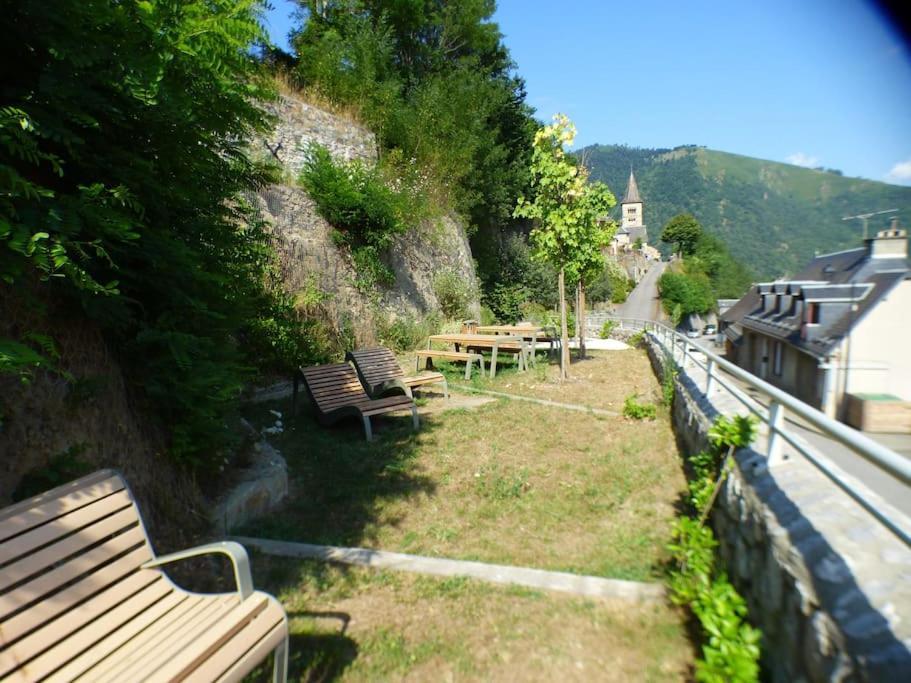 Maison Familiale Pour 8 Saint-Aventin Ngoại thất bức ảnh