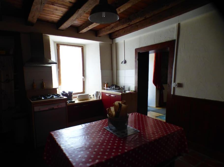 Maison Familiale Pour 8 Saint-Aventin Ngoại thất bức ảnh